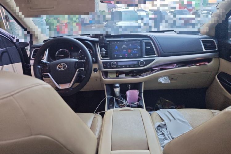 Used Toyota Highlander 2015 2.0T Four-Wheel Drive Luxury Edition 7-Seater Center Console