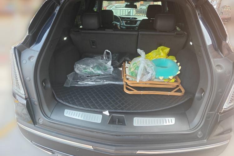 Used Cadillac XT5 2022 2.0T Four-Wheel Drive Luxury Version (Hummingbird Edition) Trunk