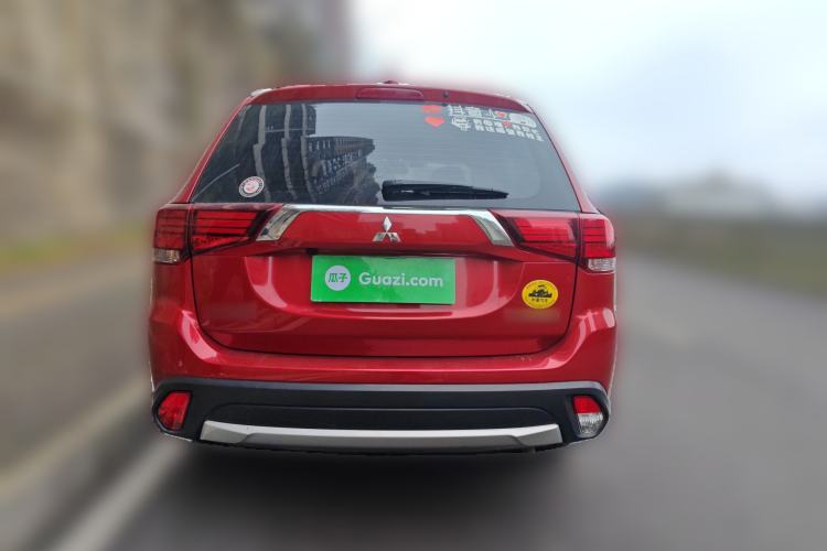 Used Mitsubishi Outlander 2018 2.0L Two-Wheel Drive Glory Edition 5 Seats Rear