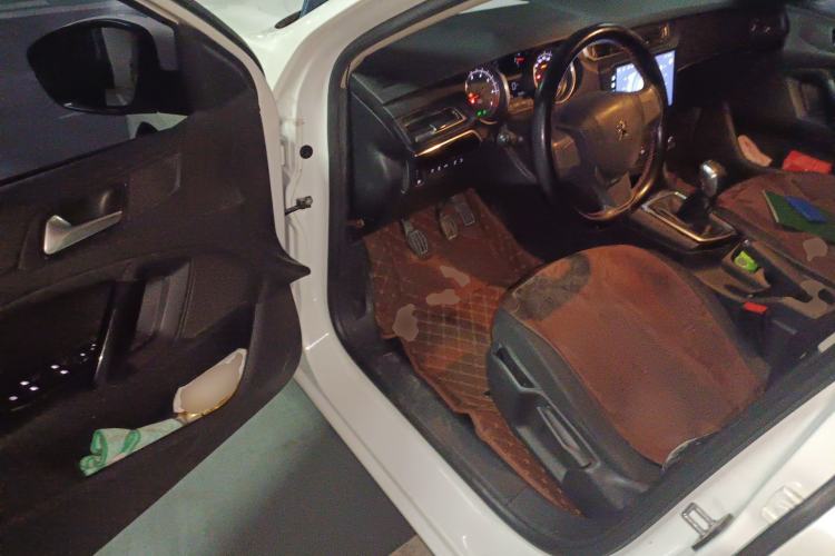 Used Peugeot 408 2014 1.8L Manual Leading Edition Driver Seat