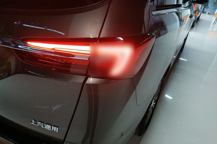 Used Buick GL8 2023 Land Executive Class Deluxe Model
