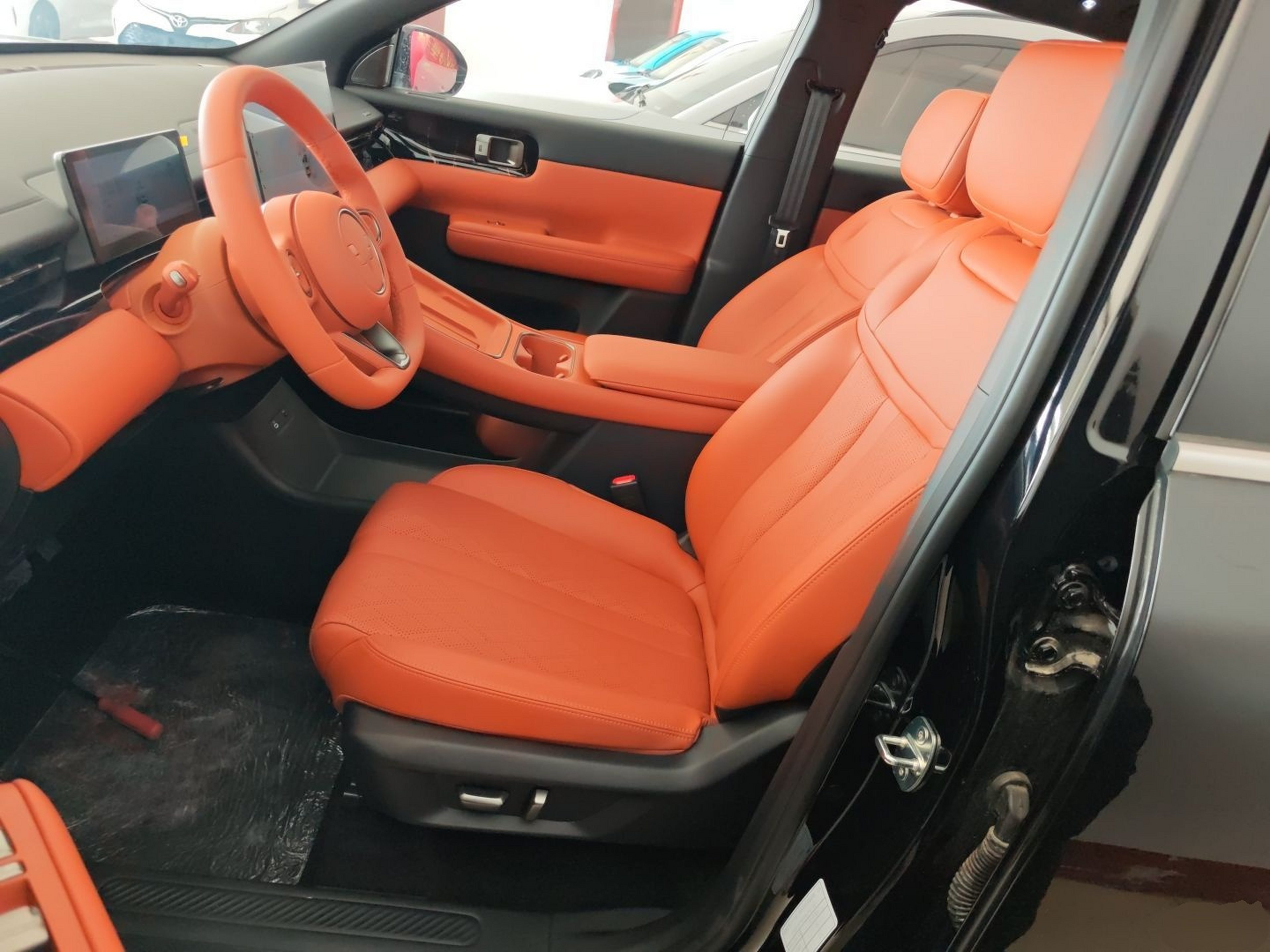 Переднее сиденье в автомобиле