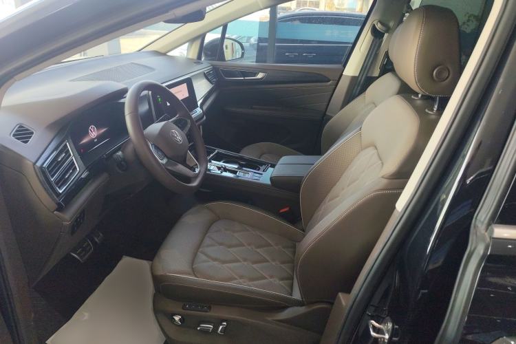 Used Volkswagen Viloran 2024 380TSI Premium Edition