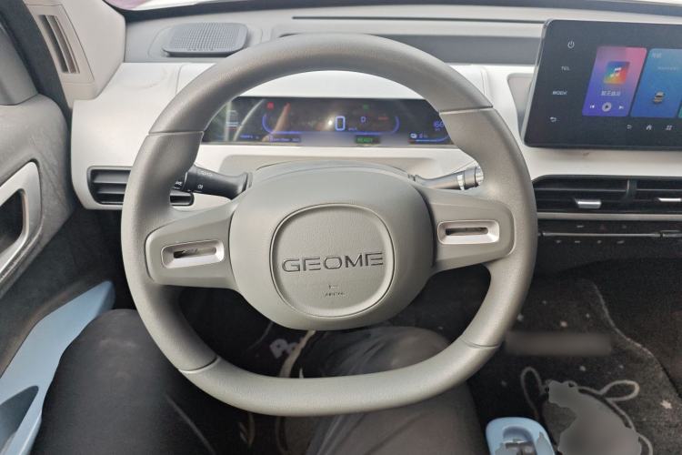 Used Geely Galaxy Panda 2023 Panda Mini 200km Endurance Bear Steering Wheel