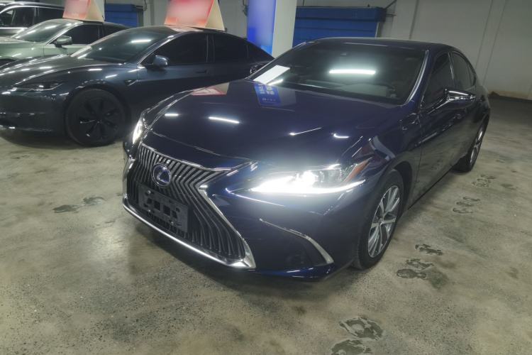 Used Lexus ES 2020 300h Premier Edition