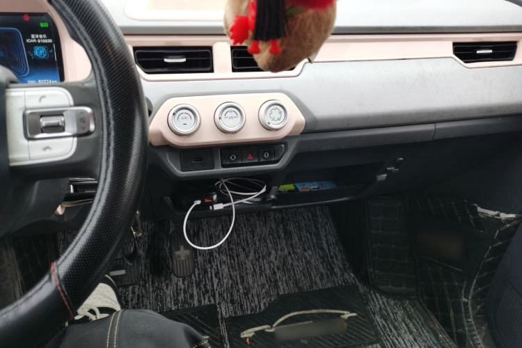 Used Chery QQ Ice Cream 2022 170km Sundae Phosphate Lithium-Ion Center Console