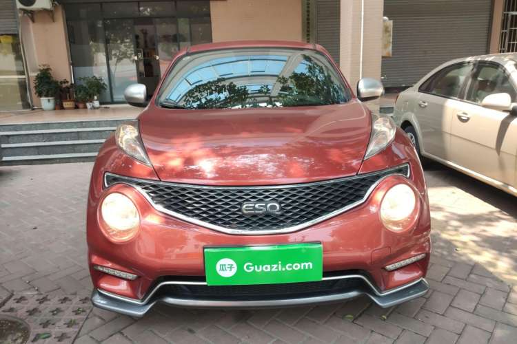 Used Infiniti ESQ 2014 1.6L Spontaneous Edition
