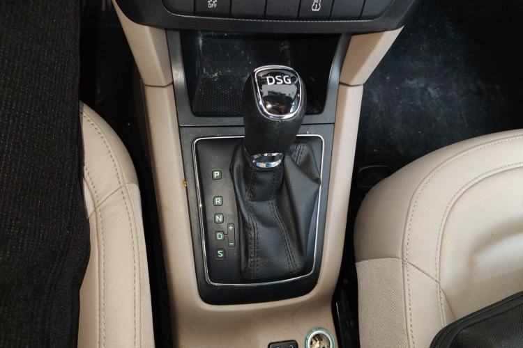 Used Skoda Yeti 2016 1.4TSI DSG Style Edition Gear Lever