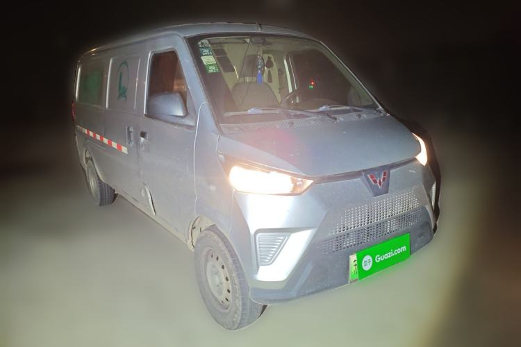 Used Wuling EV50 2021 Van Logistics Vehicle Lishen 41.6kWh Tongyu Electric Control System

