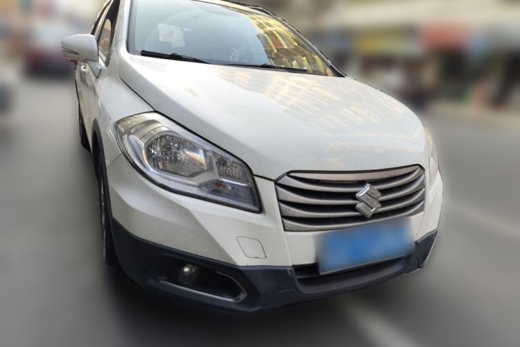 Used Suzuki S-Cross 2014 1.6L CVT Two-Wheel Drive Entry Model Front Right 45 Deg