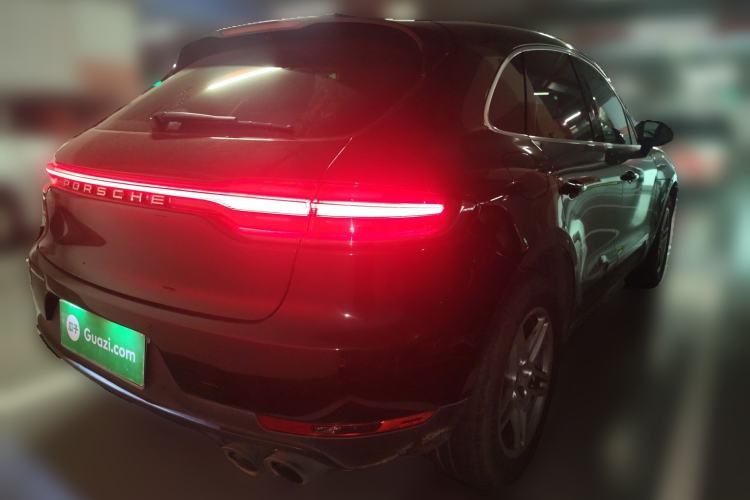 Used Porsche Macan 2018 Macan 2.0T Rear Right 45 Deg