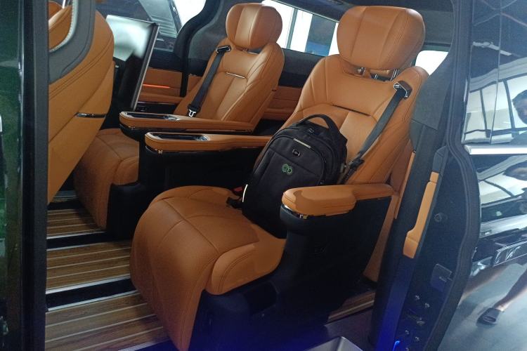 Used Geely Galaxy LEVC L380 2025 805 km Flagship Version All-Wheel Drive