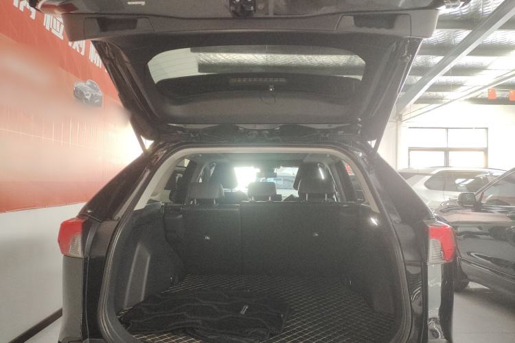 Used Toyota RAV4 2023 2.0L CVT Two-Wheel Drive Fashion Plus Edition
