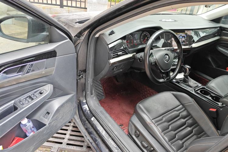 Used Volkswagen Passat 2020 330TSI Elite Edition China VI
