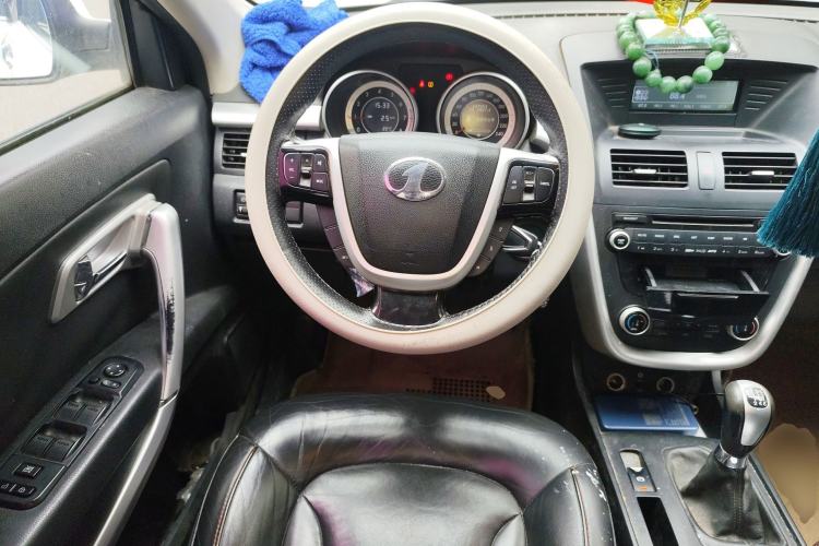 Used Bestune X80 2013 2.0L manual luxury version