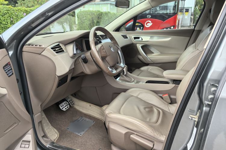 Used DS 5LS 2014 1.6T Elegant Version THP160
