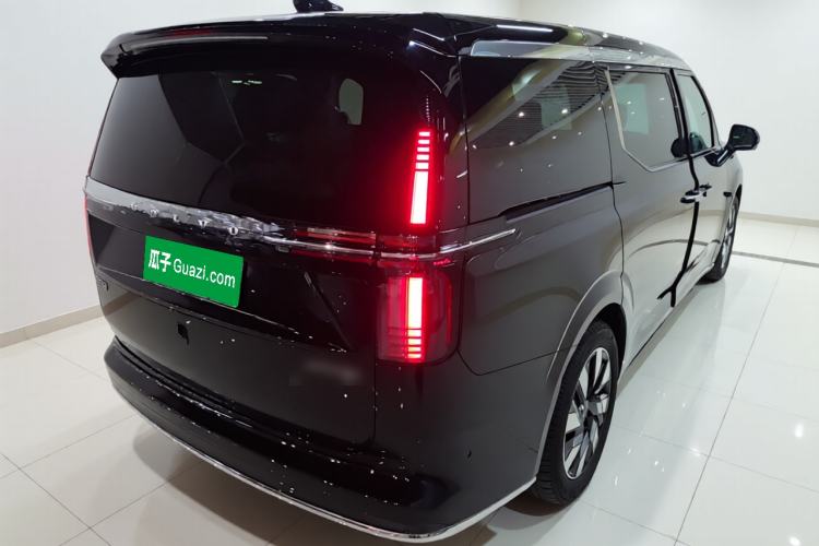 Used Volvo EM90 2025 Ultra Six-Seater
