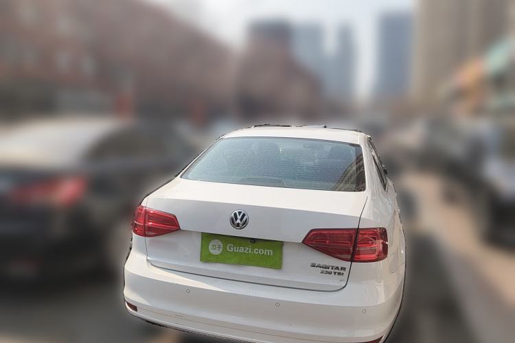 Used Volkswagen Sagitar 2015 230TSI Automatic Luxury Model