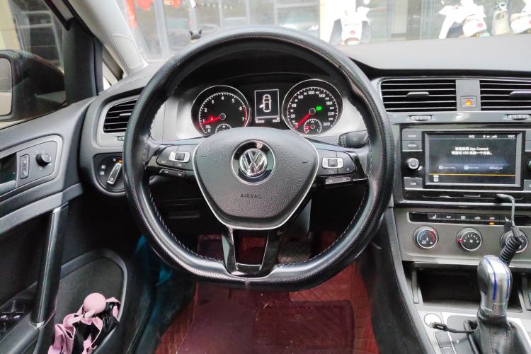 Used Volkswagen Golf 2014 1.4TSI Automatic Luxury Model Steering Wheel