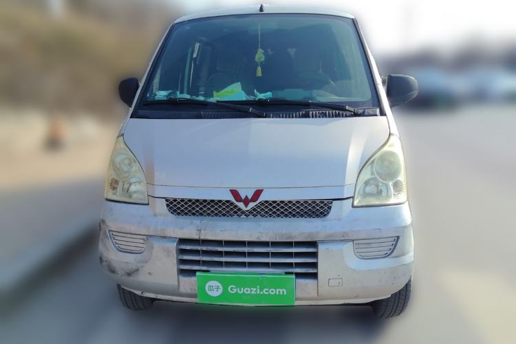 Used Wuling Rongguang 2011 1.2L Base Version
