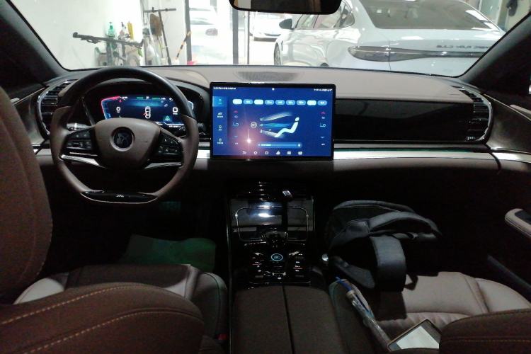 Used BYD Han 2023 EV Champion Edition 605KM Front-Drive Premium Model
