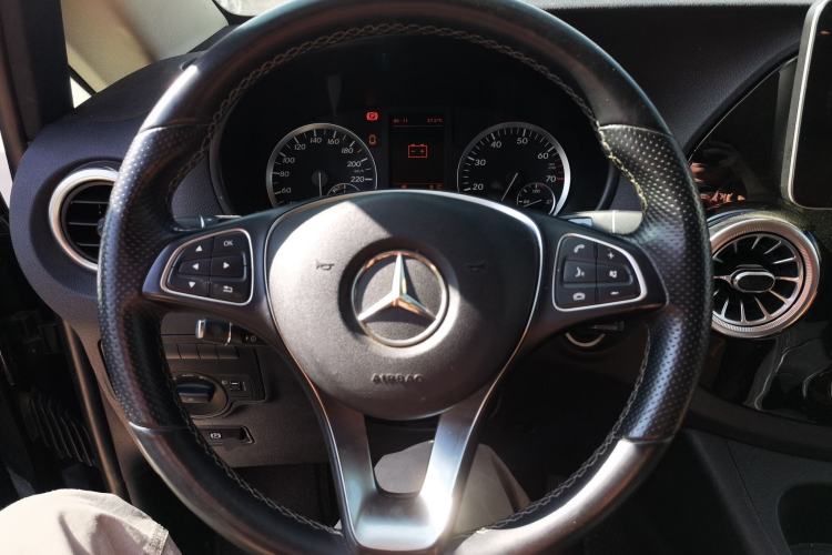 Used Mercedes-Benz Vito 2018 2.0T Business Version China VI Emission Standard Steering Wheel