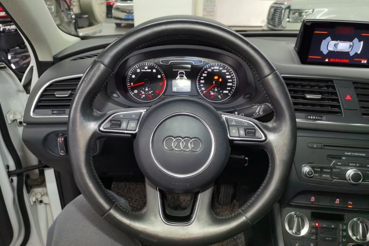 Used Audi Q3 2015 35 TFSI Comfort Model
