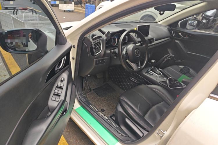 Used Mazda 3 Axela 2016 Sedan 1.5L Automatic Comfort Model