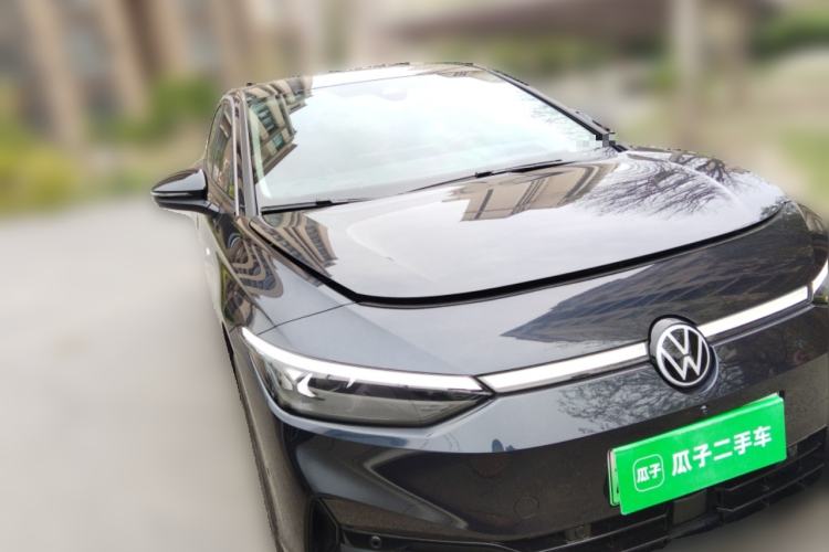 Used Volkswagen ID.7 VIZZION 2024 PRO Model Front Right 45 Deg