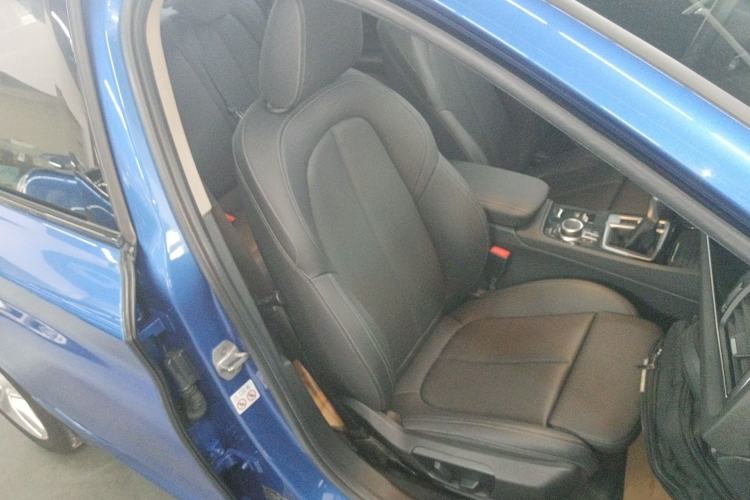 Used BMW 1 Series 2019 118i M Sport Package Right Front Seat