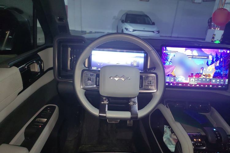 Used Formula Leopard 5 2023 Explore Edition