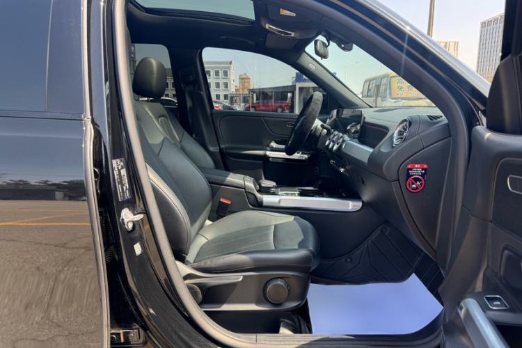 Used Mercedes-Benz GLB 2022 GLB 220 4MATIC Right Front Seat