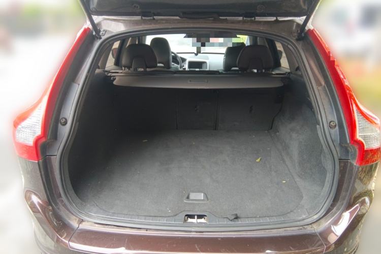 Used Volvo XC60 2017 T5 Smart Upgrade Edition Trunk