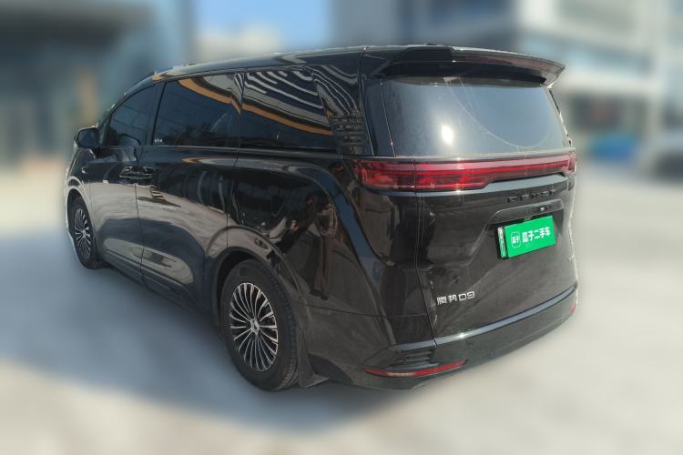 Used Denza D9 2025 DM-i Smart Drive 1020 Four-Wheel Drive Deluxe Model
