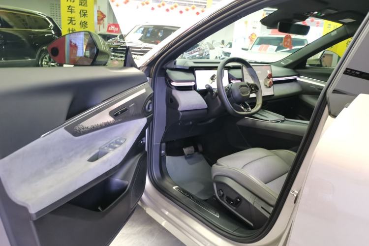 Used Lynk & Co 08 EM-P 2025 245km Ultra-Long Range Halo Driver Seat