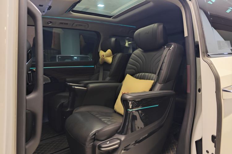 Used GAC Trumpchi M8 2024 Master Series 400T Ultimate Edition Interior 9