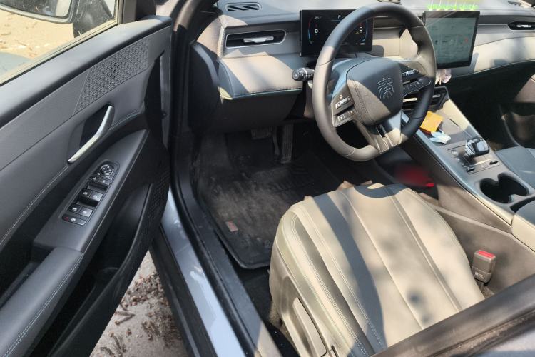 Used BYD Qin PLUS 2025 DM-i Smart Drive 55KM Leading Model Driver Seat