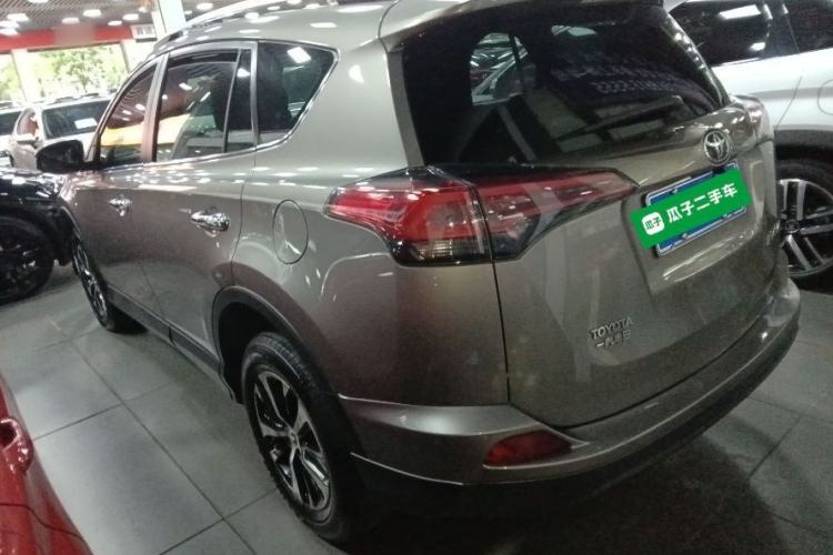 Used Toyota RAV4 2016 2.0L CVT Two-Wheel Drive Fashion Edition China V Standard Rear Left 45 Deg