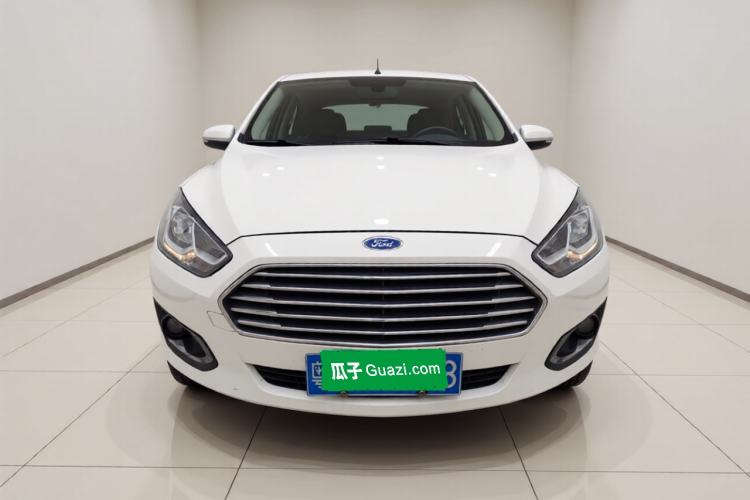 Used Ford Escort 2015 1.5L Automatic Fashion Model Exterior 1