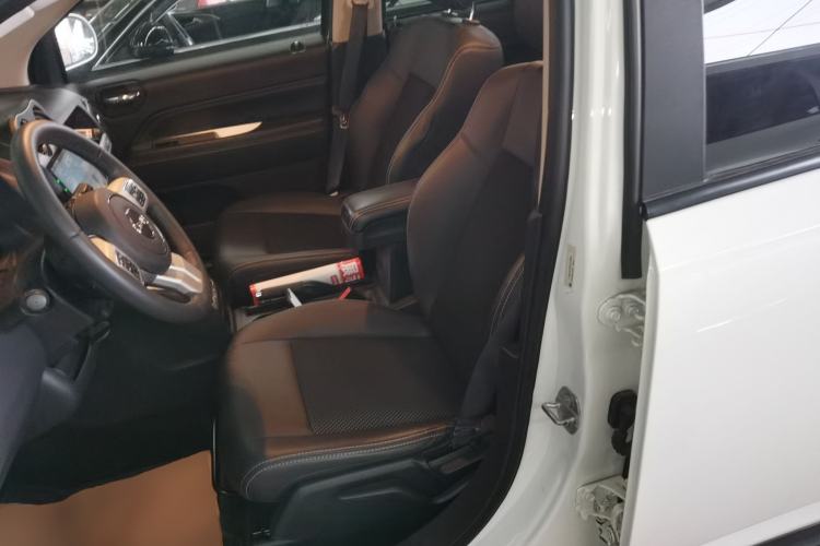 Used Jeep Compass 2014 Revised Version 2.4L Four-Wheel Drive Comfort Edition Left Front Seat