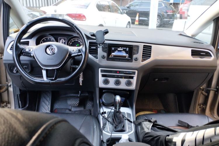 Used Volkswagen Golf Sportsvan 2016 230TSI Automatic Trend Edition
