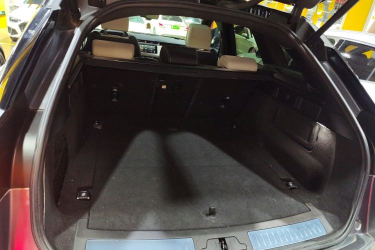 Used Land Rover Range Rover Velar 2023 250 PS Ebony Black Limited Edition