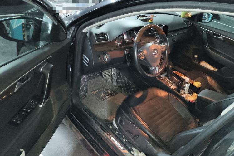 Used Volkswagen Magotan 2015 2.0 TSI Prestige Model
