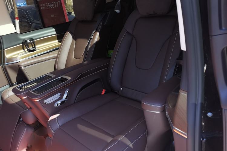 Used Mercedes-Benz V-Class 2021 V 260 L Long-wheelbase Luxury Edition Left Rear Seat