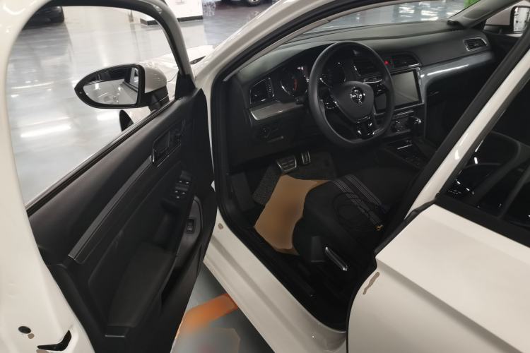 Used Volkswagen Lamando 2017 230TSI DSG Fashion Edition
