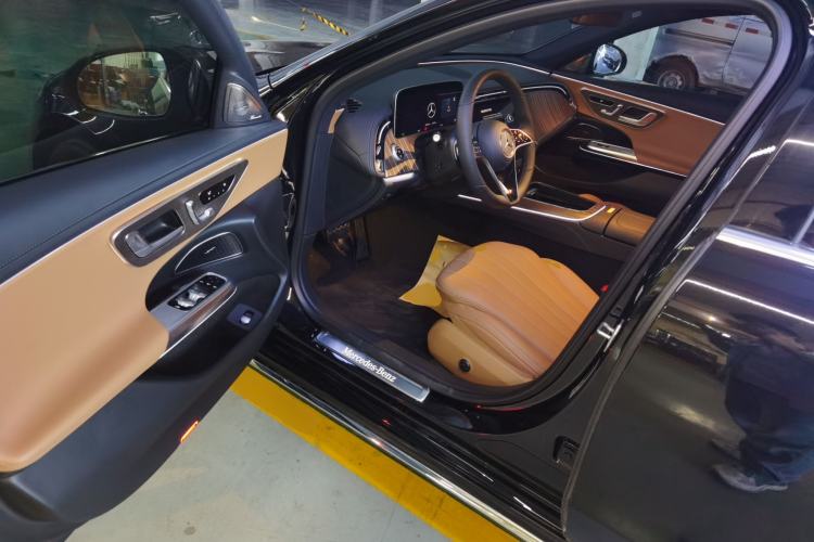 Used Mercedes-Benz E-Class 2024 Refresh E 300 L Stylish Edition
