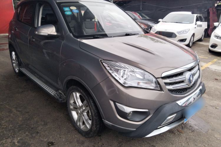 Used CHANGAN CS35 2016 1.6L Manual Luxury Model China V Standard Front Right 45 Deg