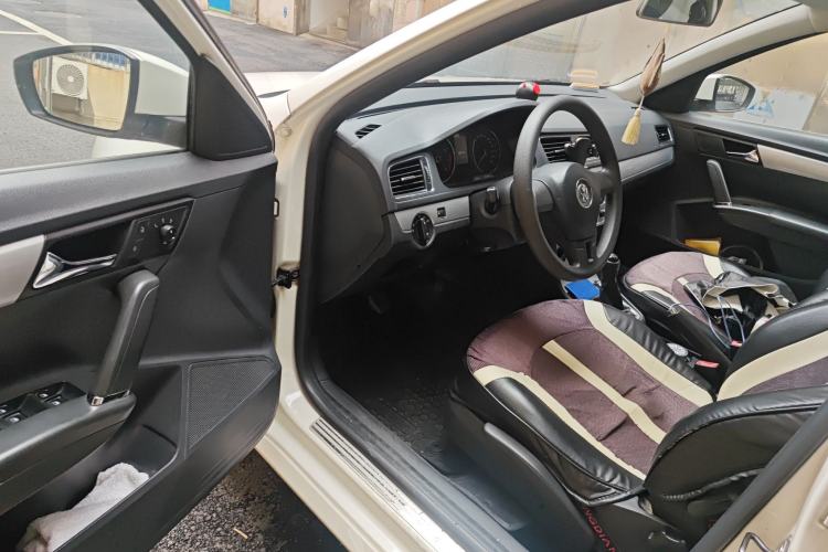 Used Volkswagen Gran Lavida 2013 1.6L Manual Comfort Model
