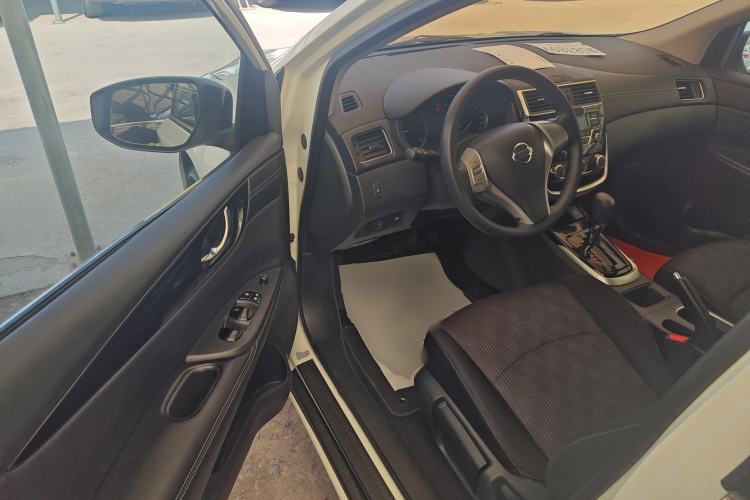 Used Nissan Tiida 2016 1.6L CVT Cool Dynamic Edition Driver Seat