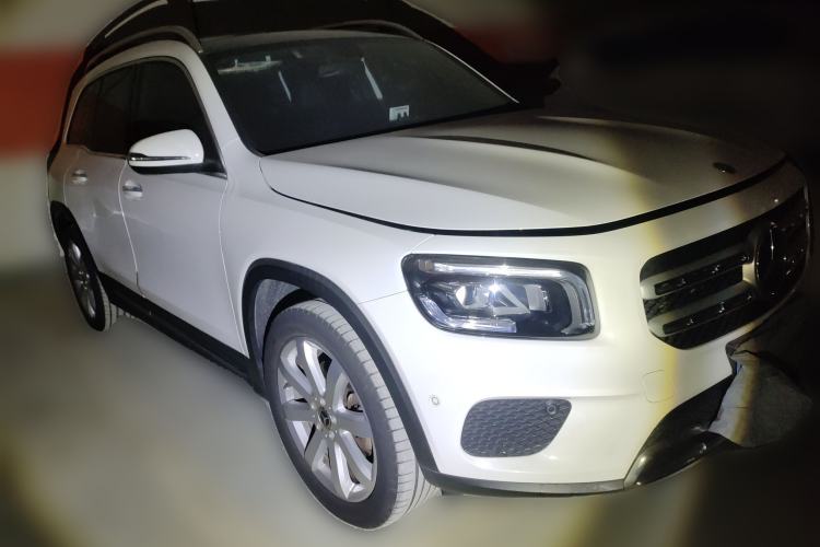 Used Mercedes-Benz GLB 2020 GLB 200 Stylish Edition Front Right 45 Deg